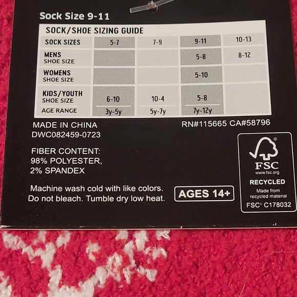 Bioworld Grinch Crew Socks 1 Pair Christmas Womens Sock Size 9-11 Shoes 5-10 New - Picture 7 of 10